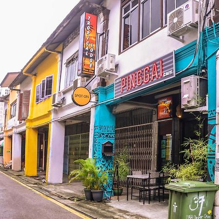 Spot On 89929 Tropical Lodge Kuching Exterior foto