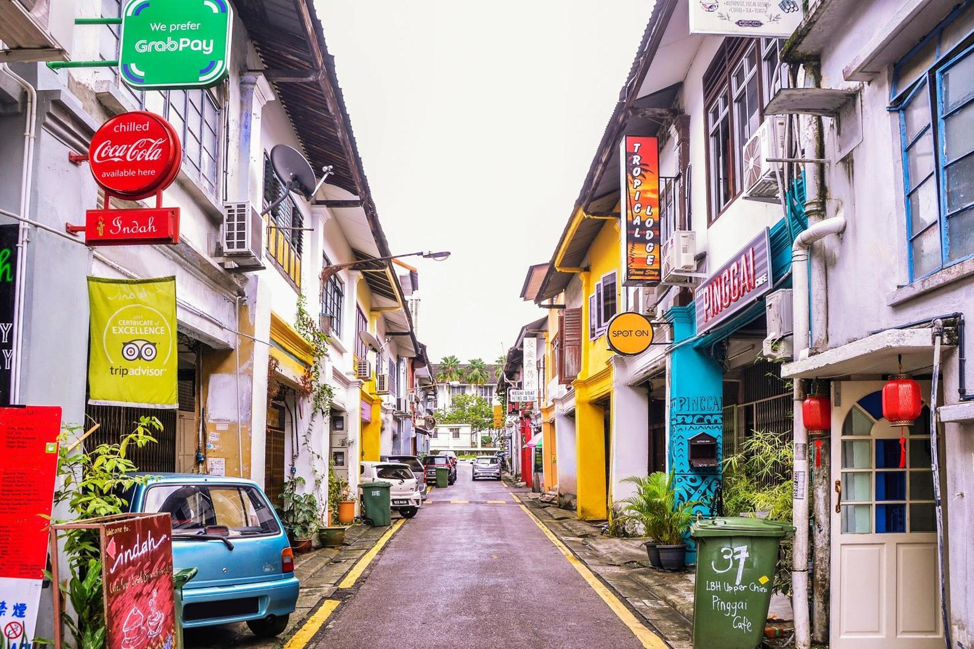 Spot On 89929 Tropical Lodge Kuching Exterior foto