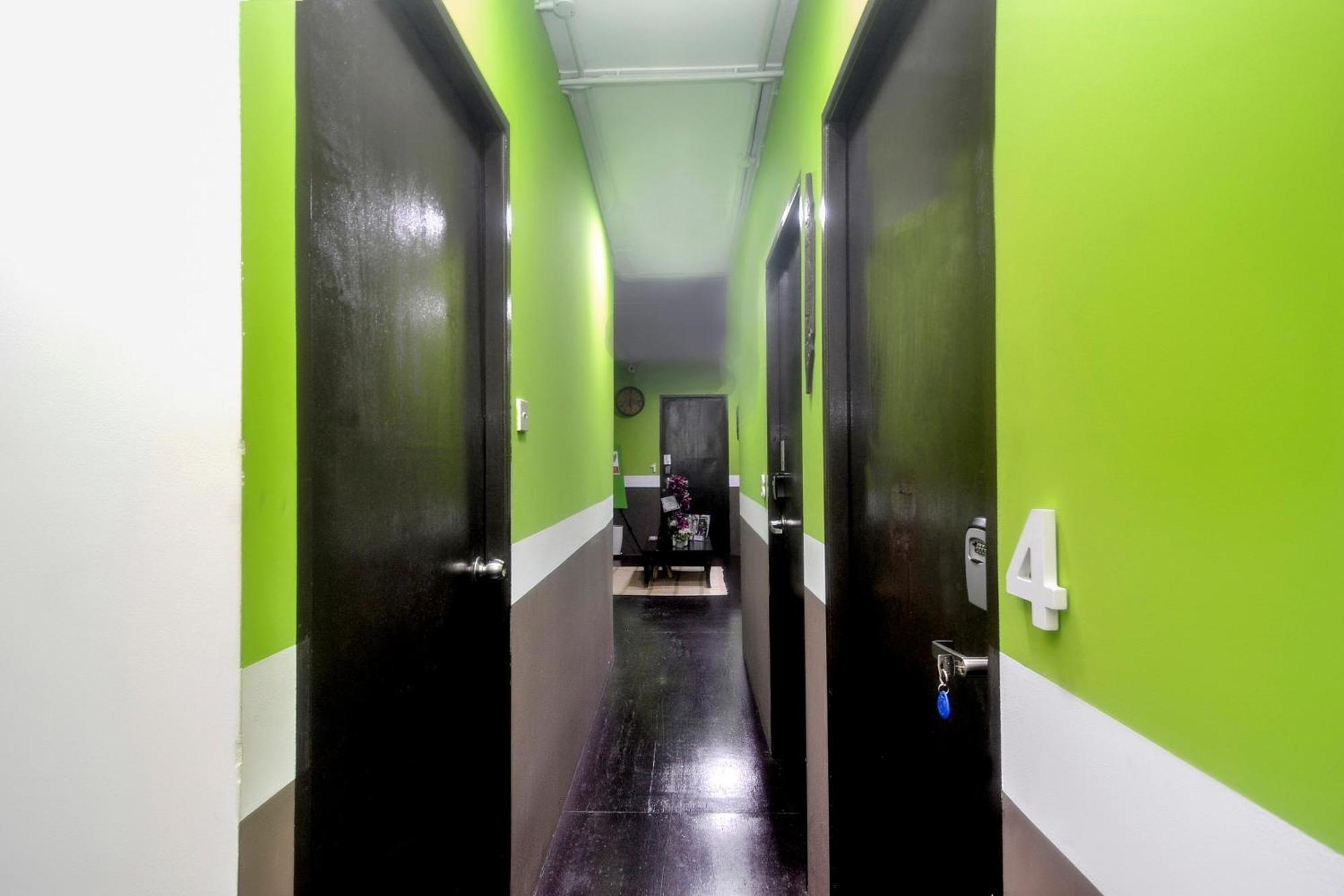 Spot On 89929 Tropical Lodge Kuching Exterior foto