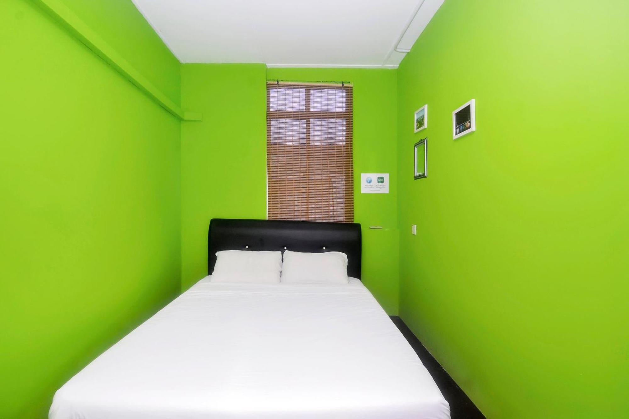Spot On 89929 Tropical Lodge Kuching Exterior foto